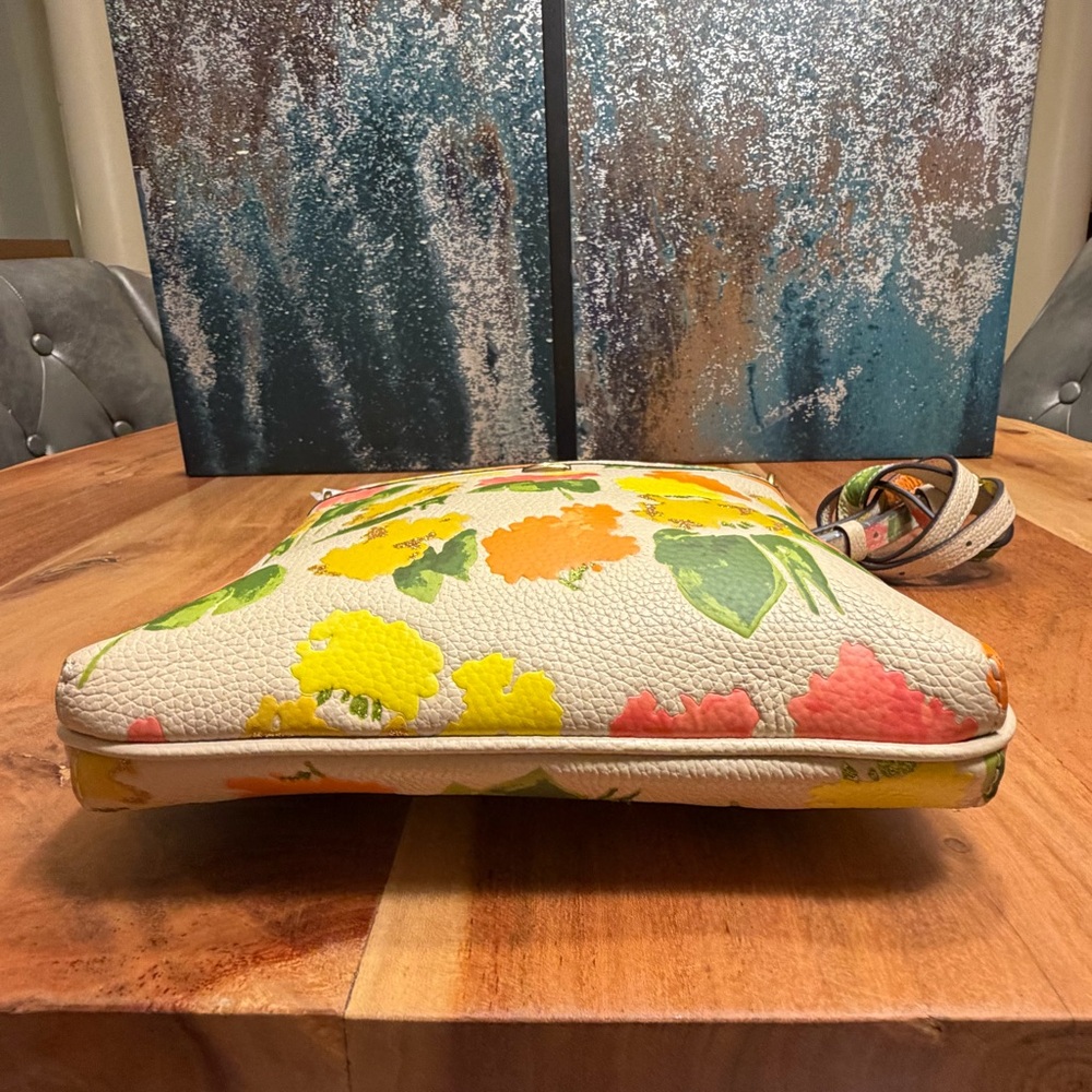 COACH NWT’s Kitt Messenger Crossbody Bag With Floral Print - Picture 6 of 16